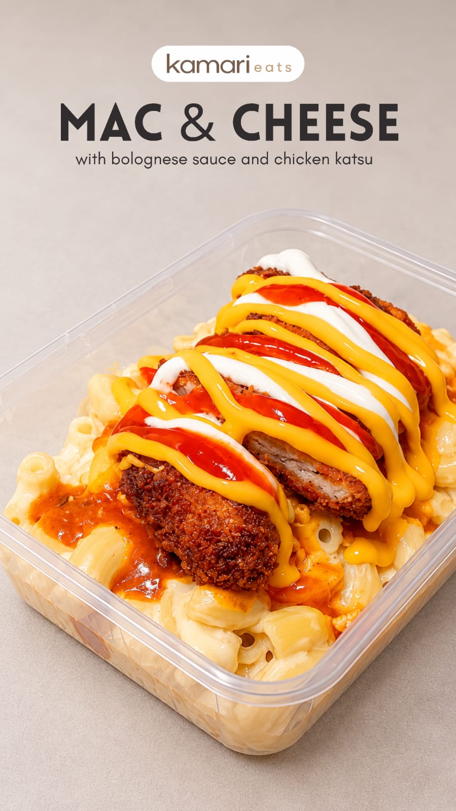 Mac and cheese lembut berselimut saus keju dan bolognese dengan topping chicken katsu renyah.